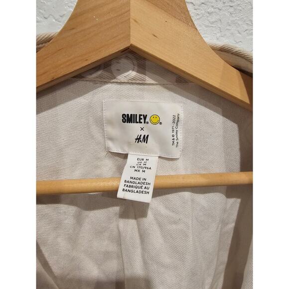 Smiley® x H&M. Shirt in patterned cotton twill with a collar. Sz Medium - Picture 3 of 3